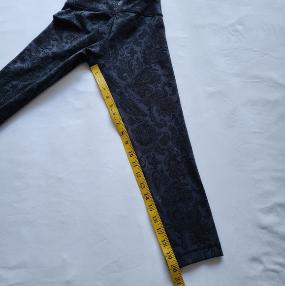 🍋Like New Lululemon Wunder Under Crop - Picture 10 of 11